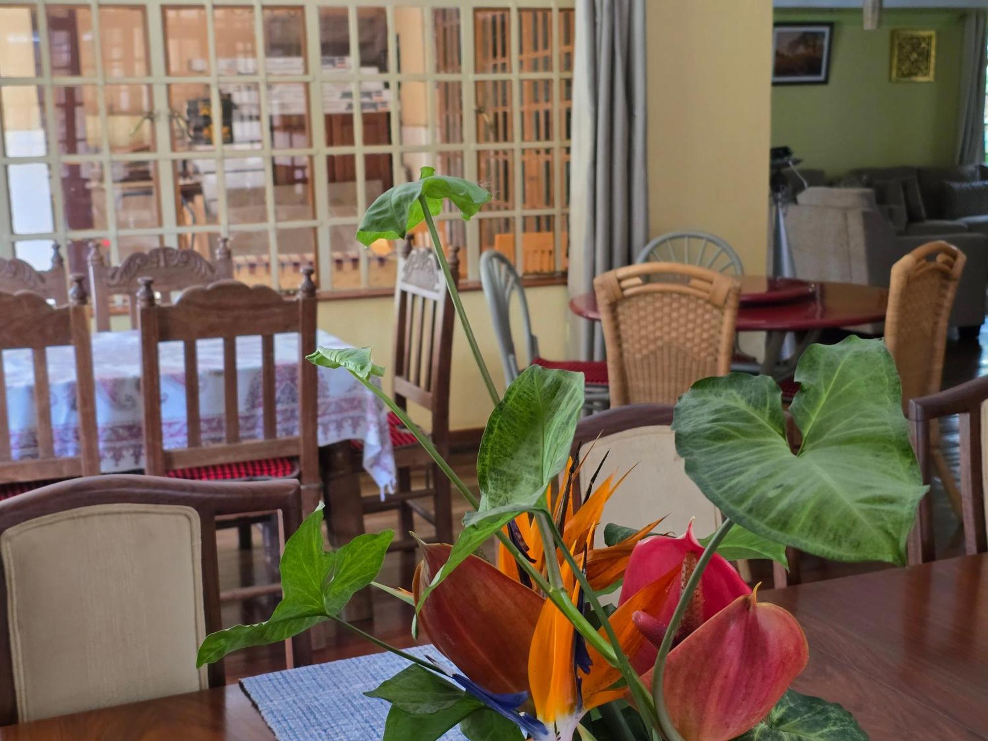 Spurwing Guest House Найроби Экстерьер фото